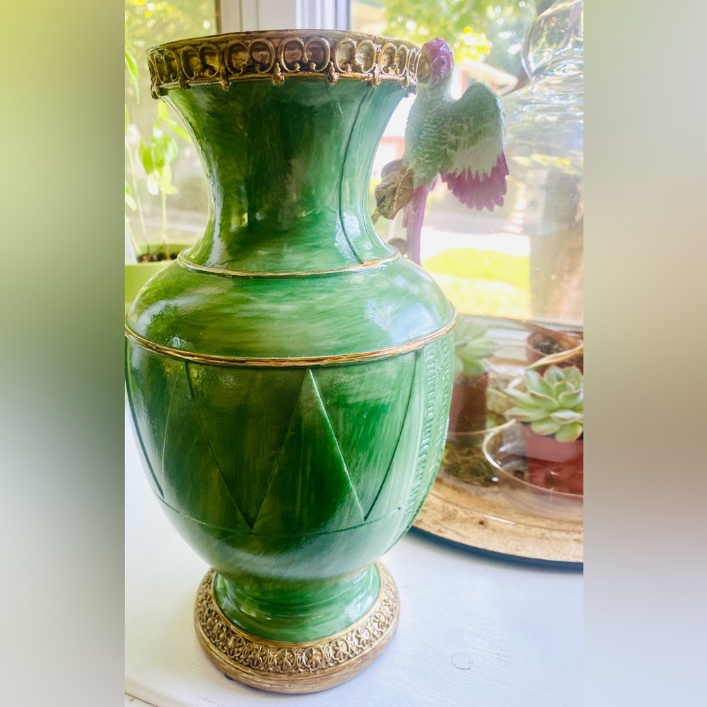 NWT Retro Vase Featuring Parrot 🦜Embellishment By- WorldTravelerPacific Paradise - Picture 11 of 16